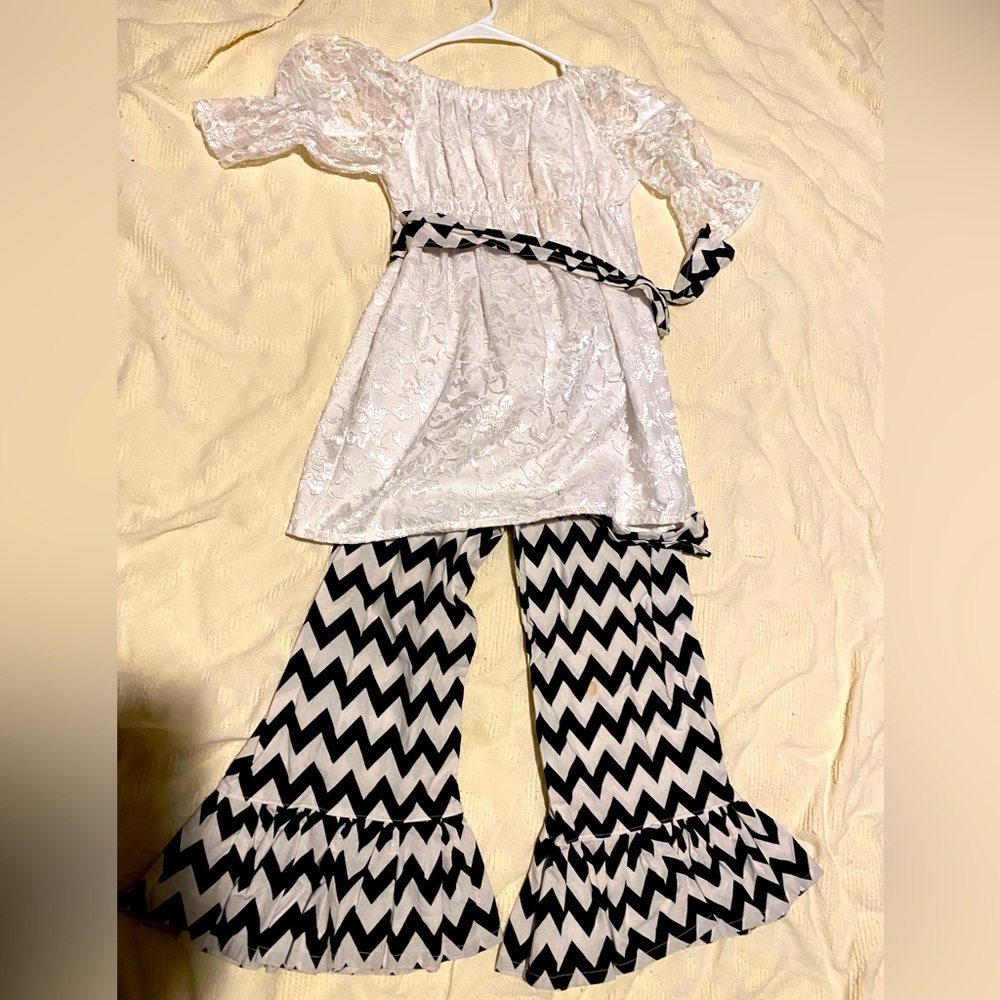 La Posh lace retro pants set size 5